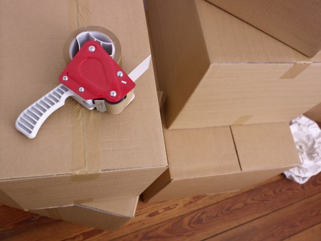 Moving boxes and small items for students in Fulham